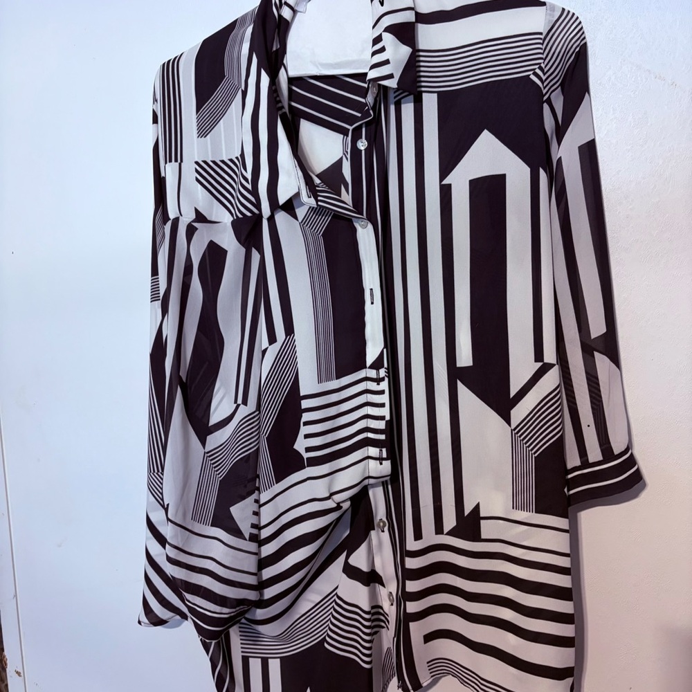Torrid Black and White Geometric Blouse